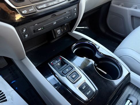 Used 2017 Honda Pilot Elite image 40