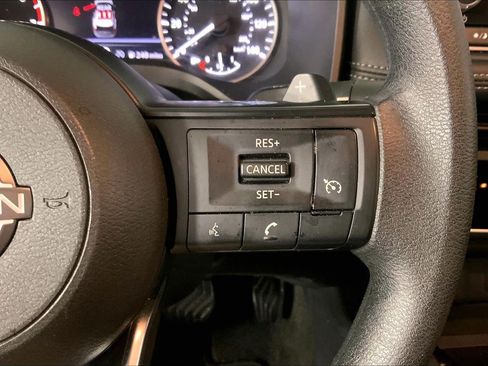 Used 2024 Nissan Rogue S AWD/4WD image 19