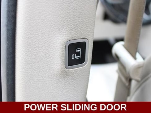 Used 2018 Chrysler Pacifica Touring-L Plus FWD image 10