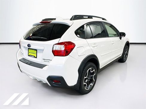 Used 2017 Subaru Crosstrek 2.0i Limited image 5