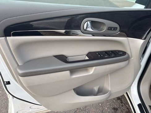 Used 2017 Buick Enclave Leather image 19