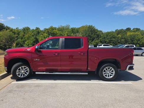 Used 2019 Chevrolet Silverado 1500 LT w/ Texas Edition AWD/4WD image 2