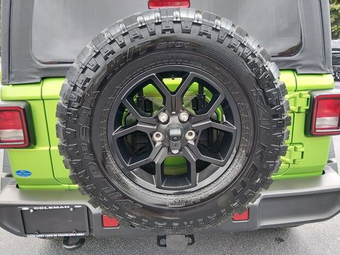 Used 2025 Jeep Wrangler Sport AWD/4WD image 13