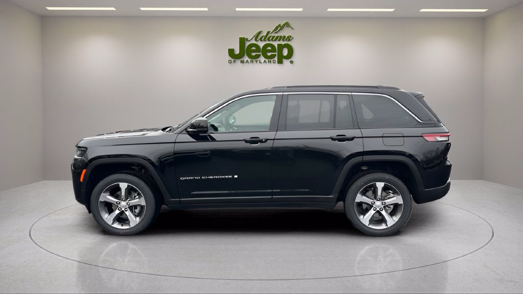 New 2026 Jeep Grand Cherokee Limited w/ Trailer Tow Package AWD/4WD image 15