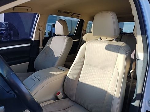 Used 2018 Toyota Highlander Plus image 22