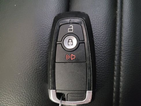 Used 2024 Ford Edge SEL image 32