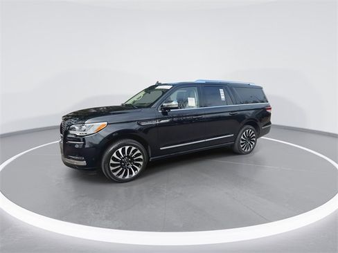 Certified 2022 Lincoln Navigator L Black Label image 4