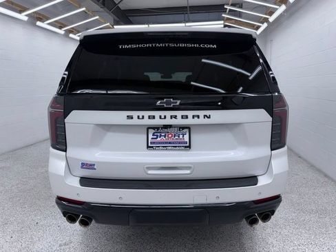 Used 2025 Chevrolet Suburban Z71 AWD/4WD image 3