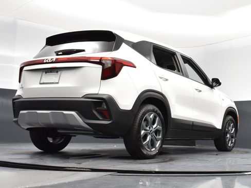 New 2026 Kia Seltos LX image 14