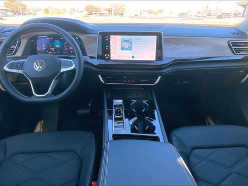 New 2026 Volkswagen Atlas SE FWD image 5