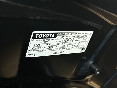 Used 2025 Toyota Corolla LE FWD image 28