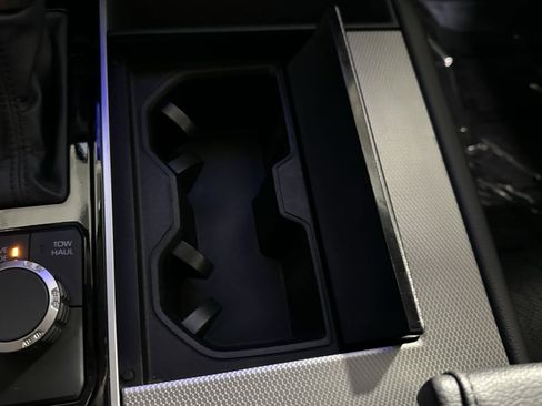 Used 2023 Toyota Sequoia Limited image 27