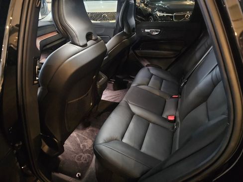 Certified 2023 Volvo XC60 B5 Plus w/ Climate Package AWD/4WD image 12