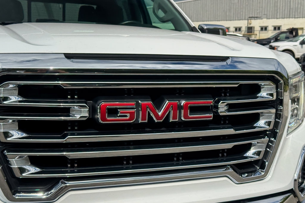 Used 2022 GMC Sierra 1500 SLT w/ SLT Premium Package AWD/4WD image 9