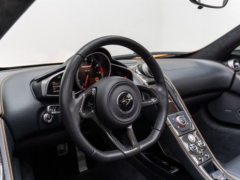 Used 2014 McLaren MP4-12C Spider RWD image 83