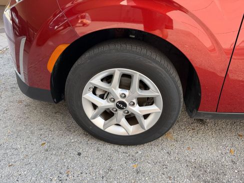 Used 2025 Kia Soul LX w/ LX Technology Package image 24