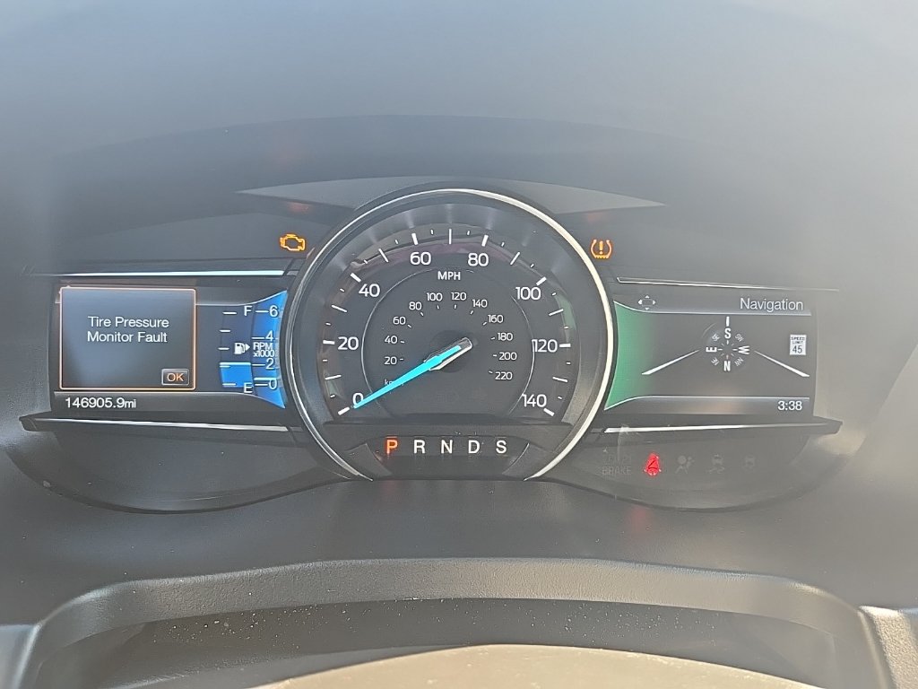 Used 2016 Ford Explorer XLT w/ Equipment Group 202A AWD/4WD image 18