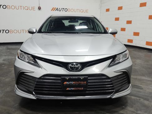 Used 2024 Toyota Camry LE image 11