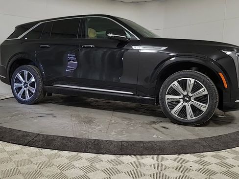 New 2025 Cadillac Escalade IQ Luxury 2 image 9