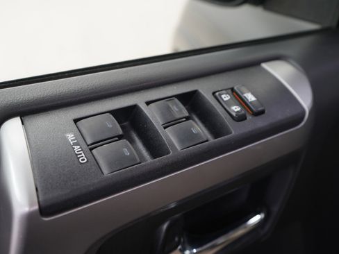 Used 2016 Toyota 4Runner SR5 AWD/4WD image 21