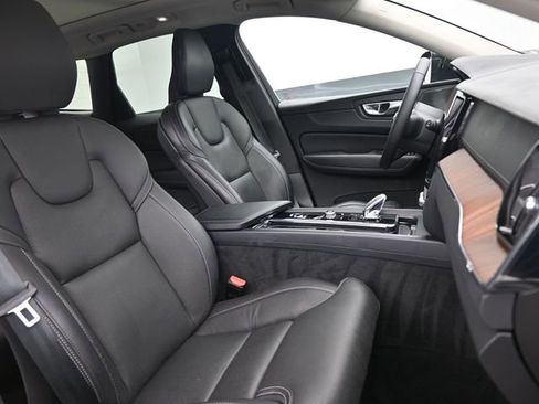 Used 2023 Volvo XC60 B5 Ultimate w/ Protection Package Premier image 35