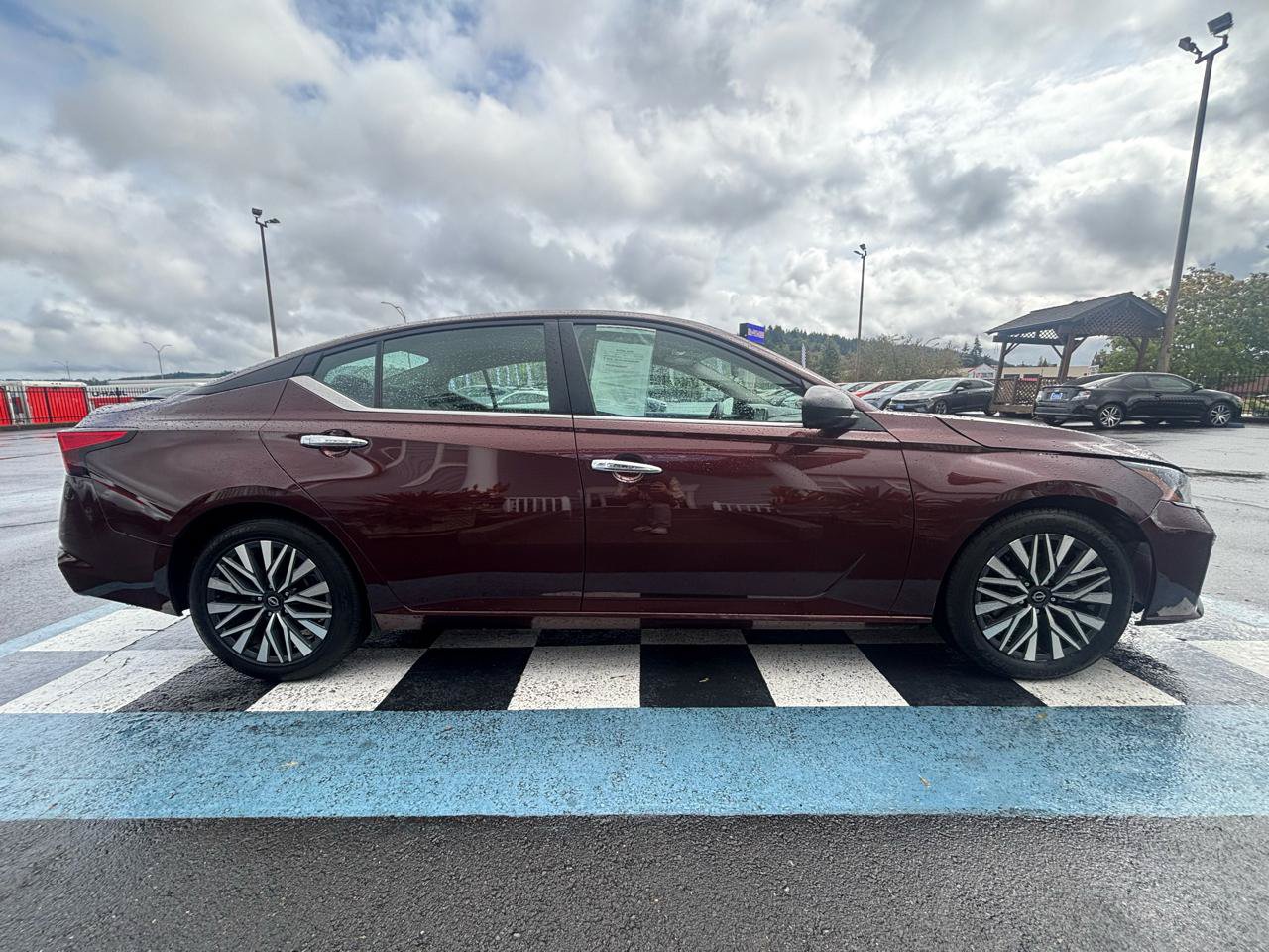Used 2024 Nissan Altima 2.5 SV FWD image 6