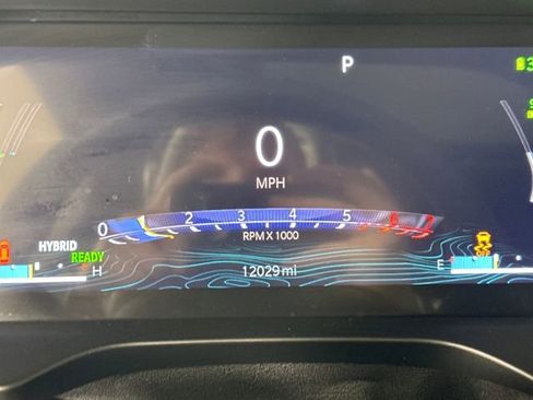 Used 2023 Jeep Grand Cherokee 4WD 4xe w/ Luxury Tech Group II image 18