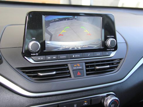 Used 2024 Nissan Altima 2.5 S FWD image 20