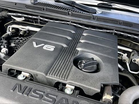 Used 2021 Nissan Frontier SV w/ Midnight Edition Floor Mats image 34