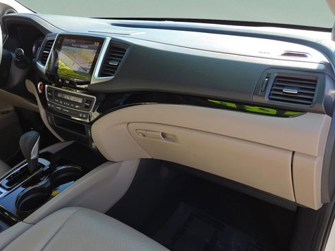 Used 2018 Honda Ridgeline RTL-E image 19