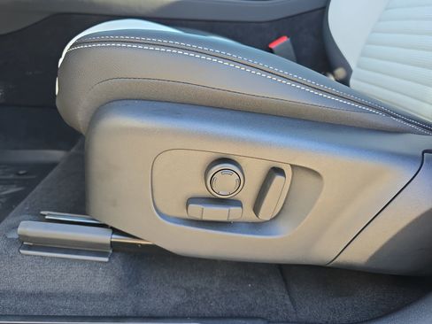 New 2025 Land Rover Discovery Sport Dynamic SE image 29