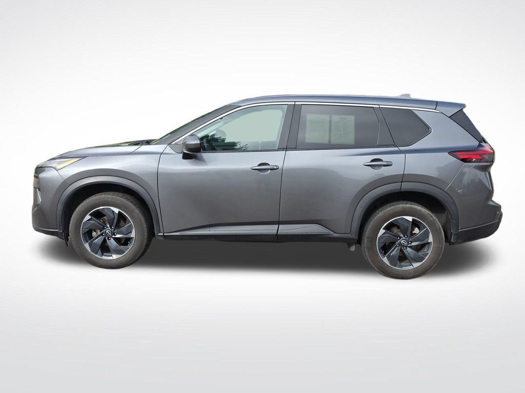 Used 2024 Nissan Rogue SV AWD/4WD image 2