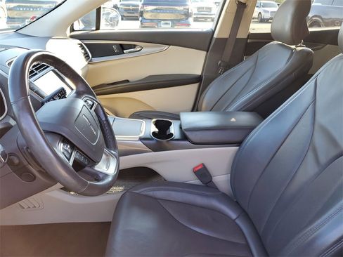 Certified 2019 Lincoln Nautilus Select image 20