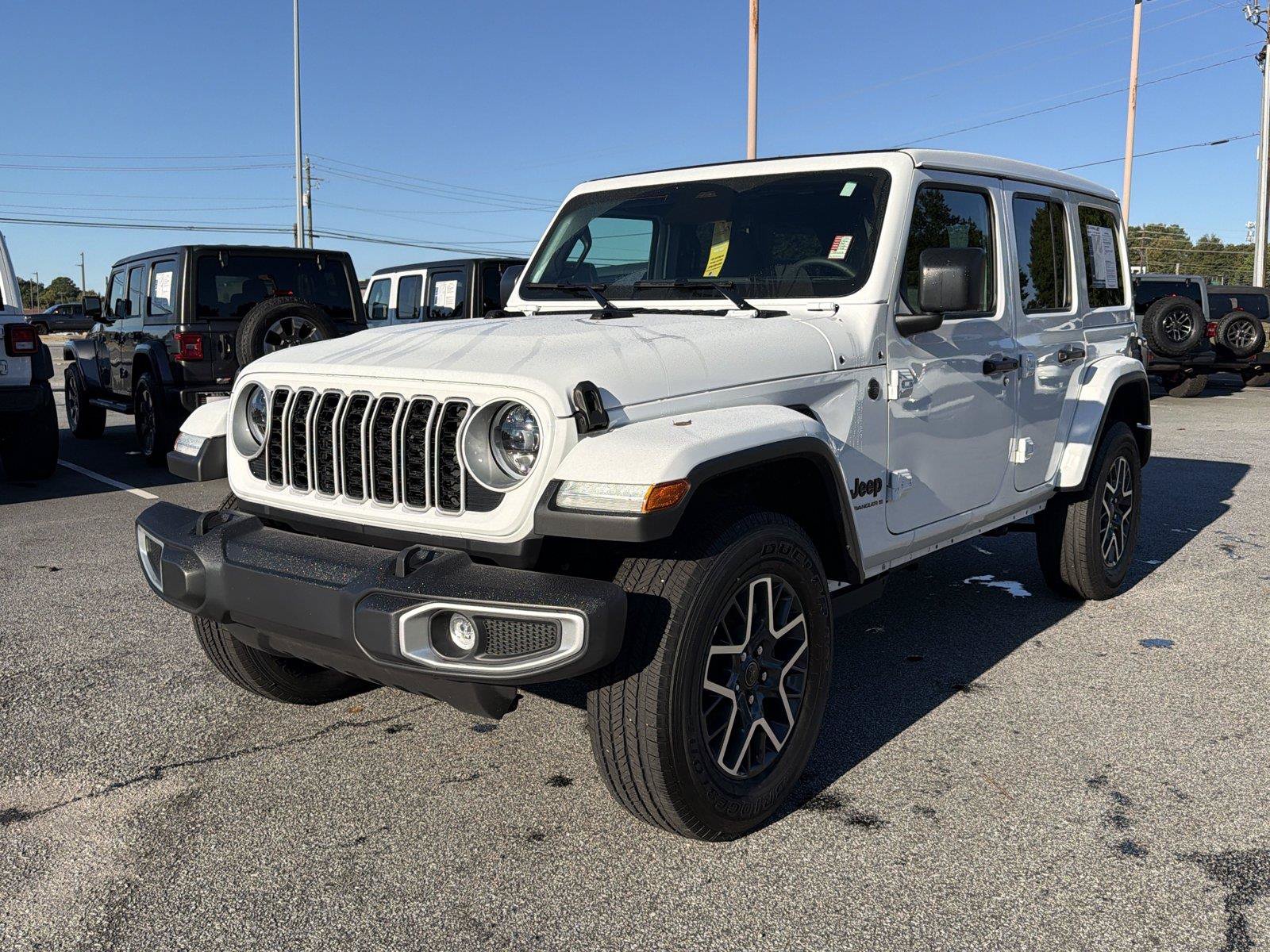 Used 2026 Jeep Wrangler Unlimited Sahara AWD/4WD image 2