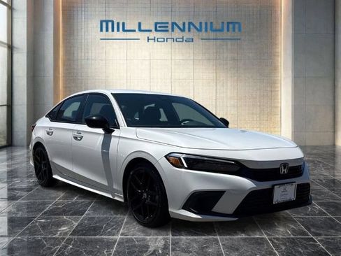 Used 2023 Honda Civic Sport image 7
