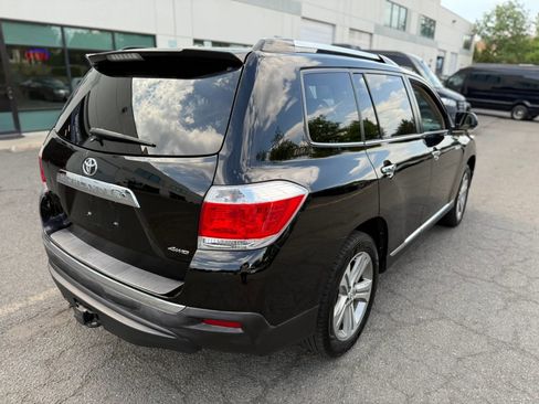 Used 2012 Toyota Highlander Limited w/ Tow Pkg AWD/4WD image 3