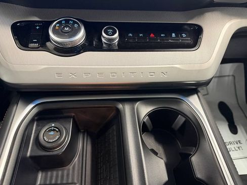 Certified 2025 Ford Expedition Active AWD/4WD image 12
