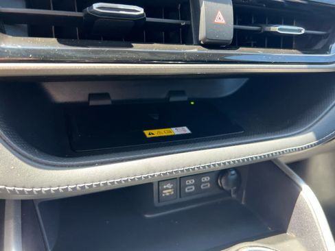 Used 2023 Toyota Highlander XLE AWD/4WD image 22