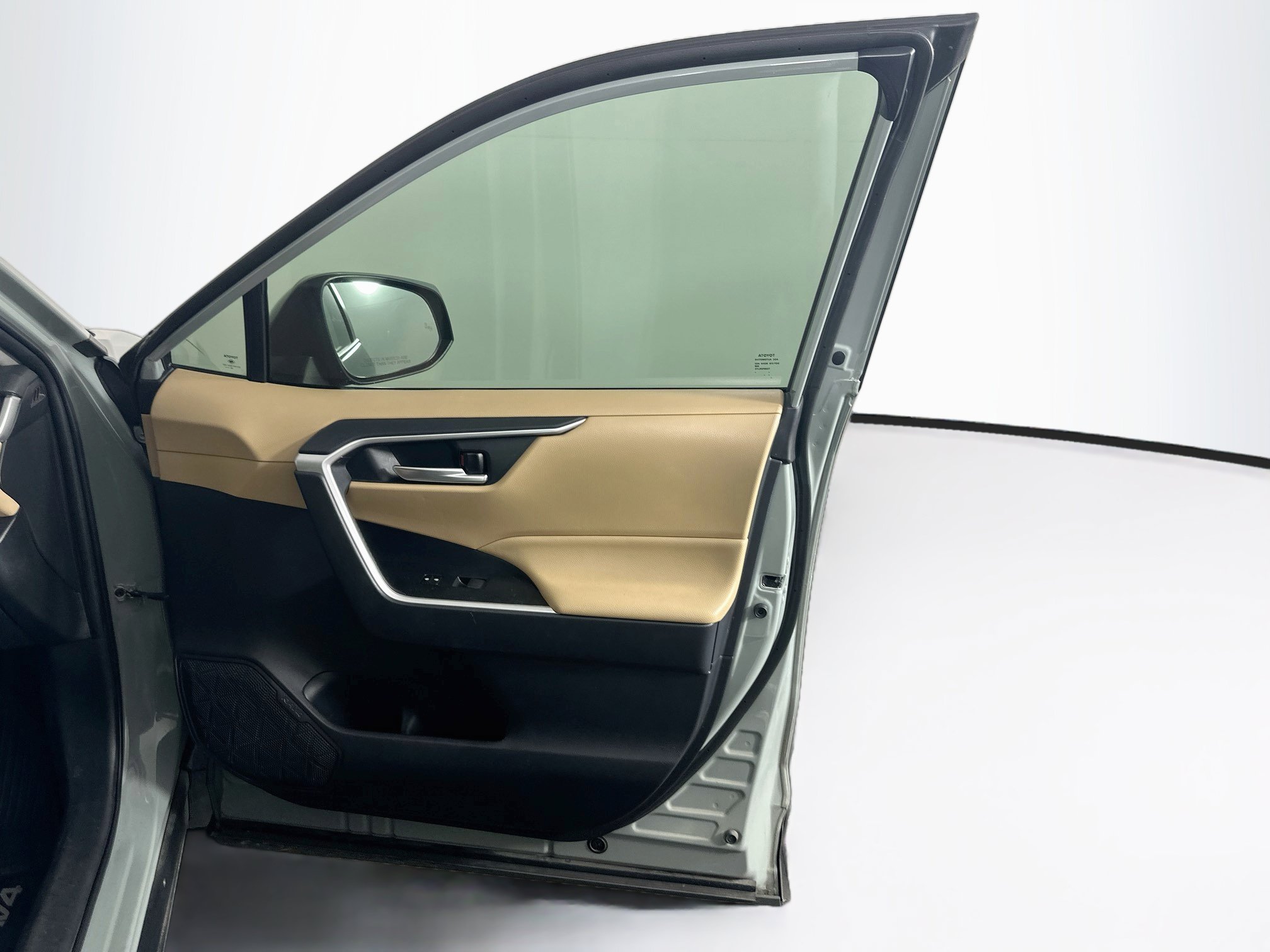 Used 2019 Toyota RAV4 XLE FWD image 33