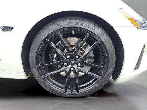 Used 2018 Maserati GranTurismo Sport image 20