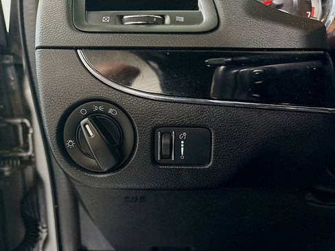 Used 2017 Dodge Grand Caravan SE image 10