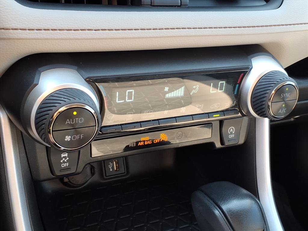 Used 2024 Toyota RAV4 XLE AWD/4WD image 30