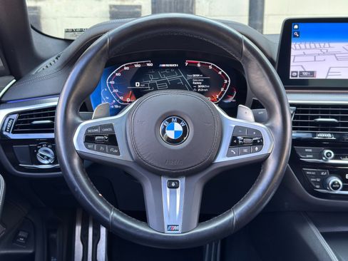 Used 2023 BMW M550i xDrive AWD/4WD image 22