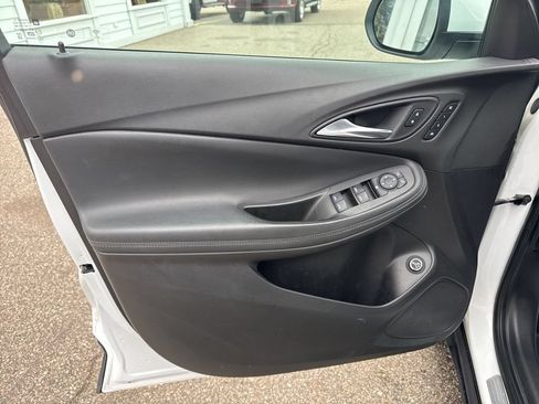 Used 2020 Buick Encore GX Essence FWD image 12