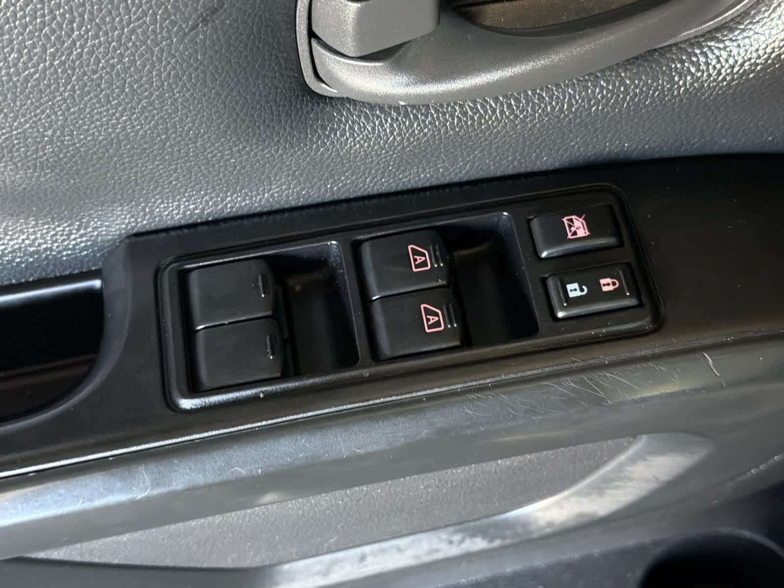 Used 2019 Nissan Titan S AWD/4WD image 13