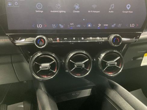 Used 2025 Chevrolet Blazer EV RS AWD/4WD image 17