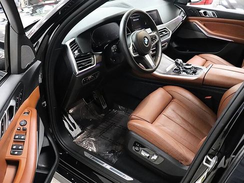 Used 2019 BMW X5 xDrive50i w/ M Sport Package AWD/4WD image 9