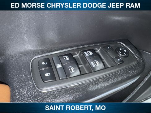 Used 2018 Chrysler 300 Limited w/ Safetytec Plus Group AWD/4WD image 20