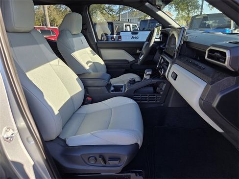 Used 2025 Toyota Tacoma 4x4 Double Cab Hybrid image 19