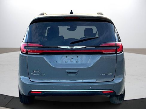 Certified 2023 Chrysler Pacifica Limited image 8